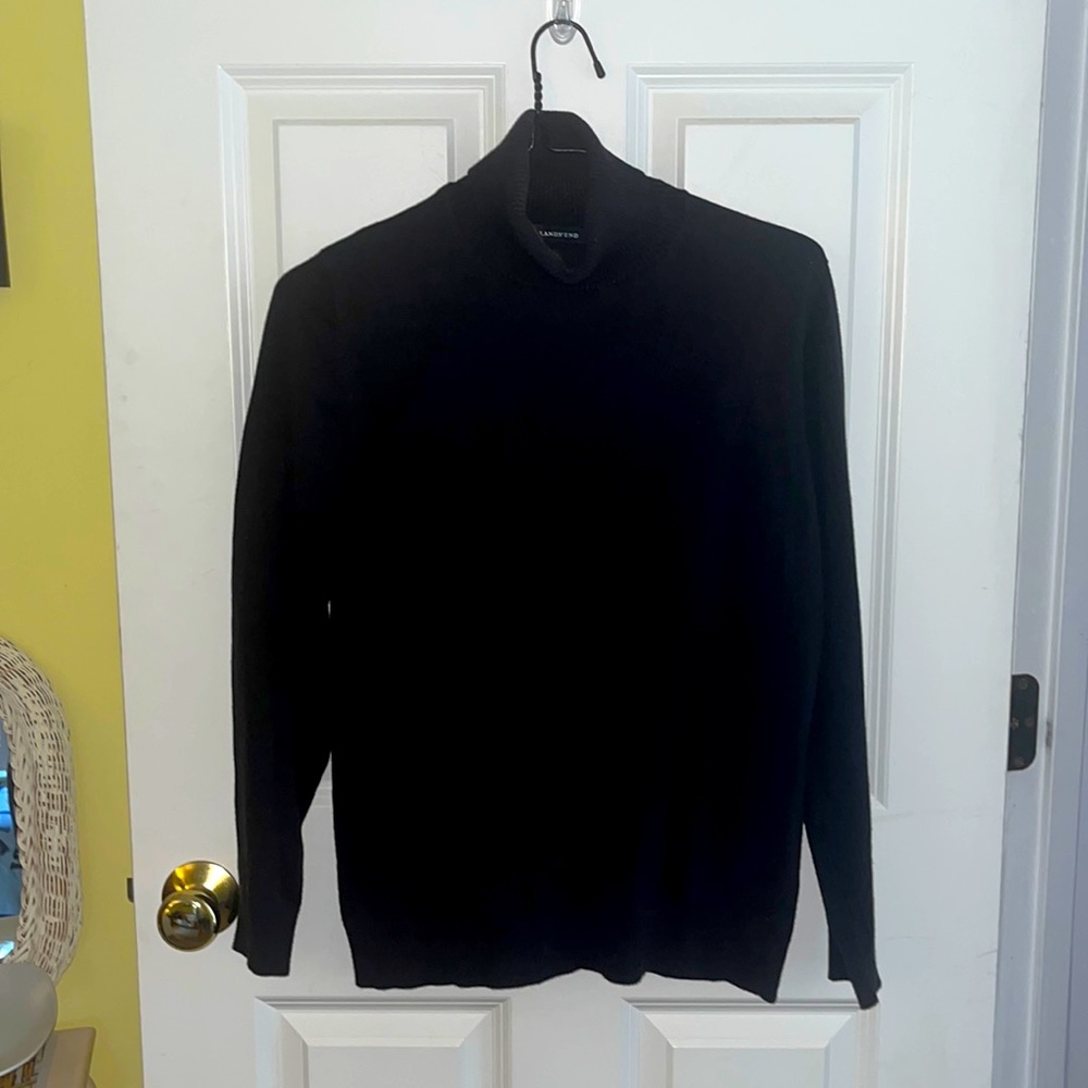 Women’s Lands End Black Turtleneck. Size Medium. Cotton